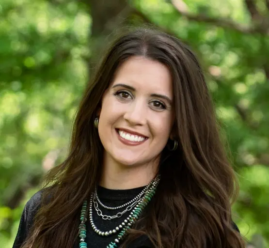 Erin Headshot